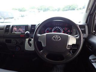 TOYOTA HIACE VAN 2018
