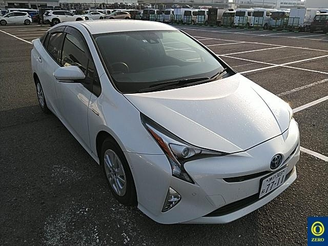 TOYOTA PRIUS 2018