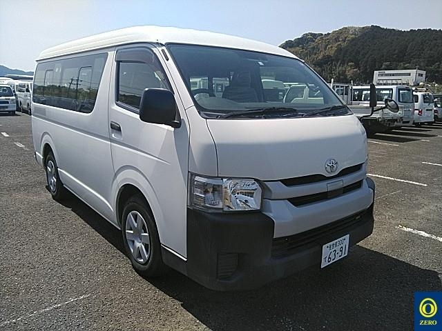 TOYOTA HIACE 2018