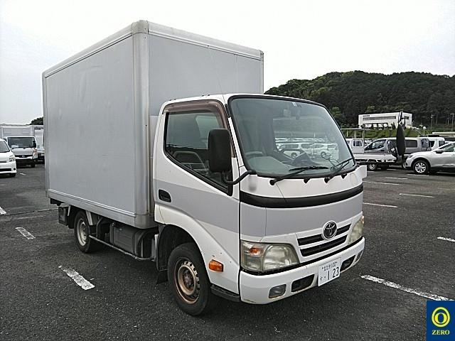 TOYOTA DYNA 2009