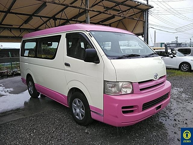 TOYOTA HIACE 2006