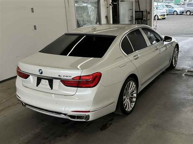 BMW 7 SERIES 2016