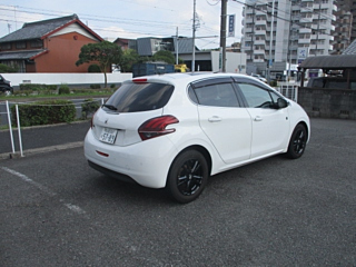 PEUGEOT 208 2018