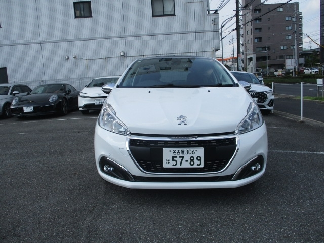PEUGEOT 208 2018