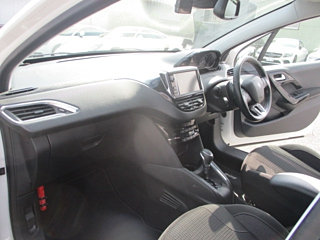 PEUGEOT 208 2018