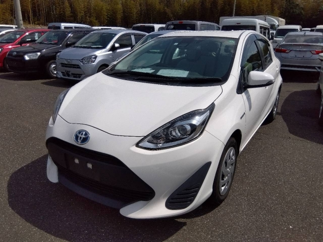 TOYOTA AQUA 2018