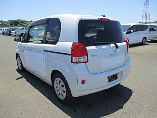 TOYOTA PORTE 2020