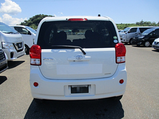 TOYOTA PORTE 2020