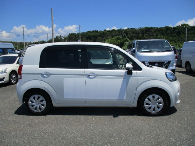 TOYOTA PORTE 2020