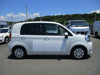 TOYOTA PORTE 2020
