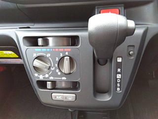 DAIHATSU MIRA E S 2019