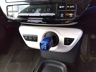 TOYOTA PRIUS 2018