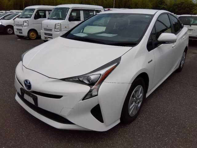TOYOTA PRIUS 2018
