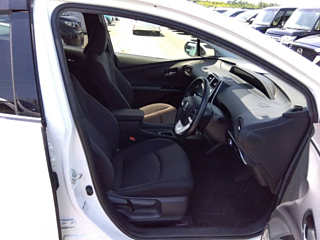 TOYOTA PRIUS 2018
