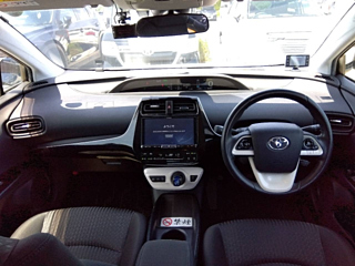 TOYOTA PRIUS 2018
