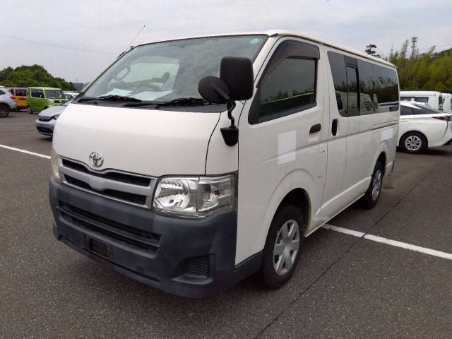 TOYOTA HIACE VAN 2013