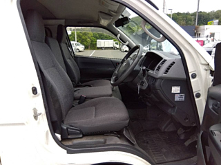 TOYOTA HIACE VAN 2013