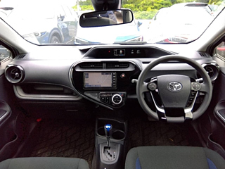 TOYOTA AQUA 2019