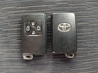 TOYOTA VELLFIRE 2012