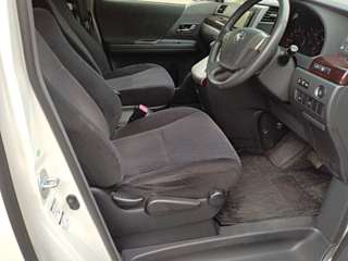 TOYOTA VELLFIRE 2012