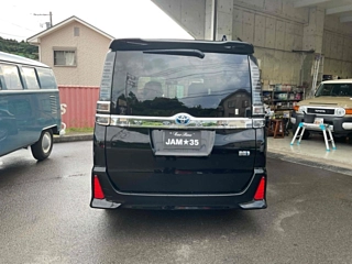 TOYOTA VOXY 2018