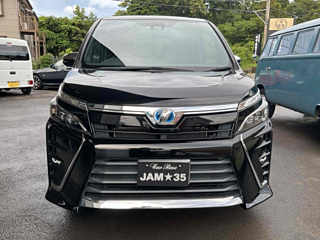 TOYOTA VOXY 2018