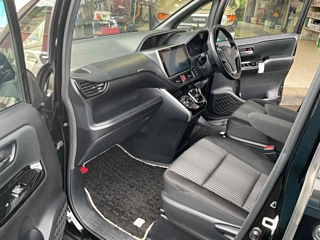 TOYOTA VOXY 2018