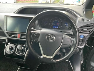 TOYOTA VOXY 2018