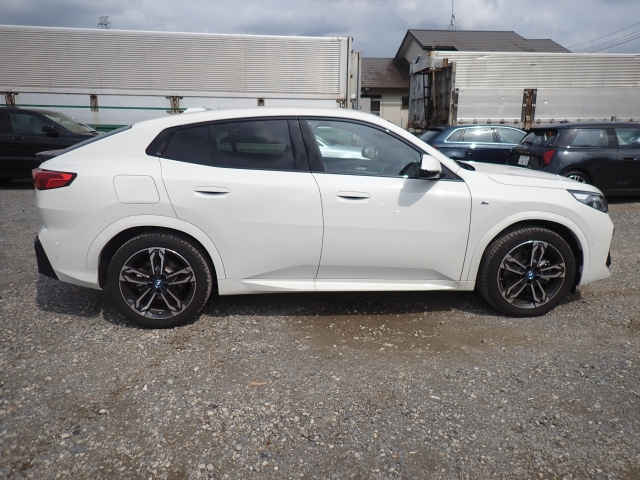 BMW IX2 2024