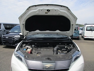 TOYOTA HARRIER 2019