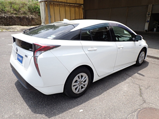 TOYOTA PRIUS 2018
