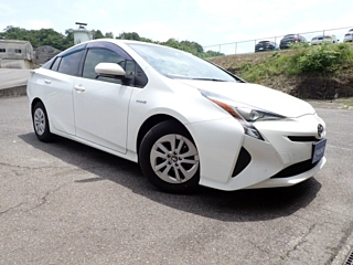 TOYOTA PRIUS 2018