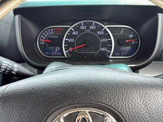 TOYOTA PIXIS SPACE 2015