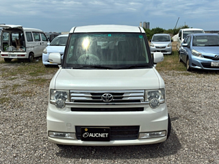 TOYOTA PIXIS SPACE 2015