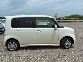 TOYOTA PIXIS SPACE 2015