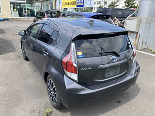 TOYOTA AQUA 2017