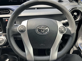 TOYOTA AQUA 2017