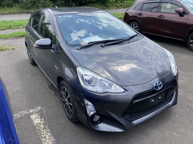 TOYOTA AQUA 2017