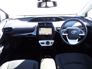 TOYOTA PRIUS 2018