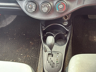 TOYOTA VITZ 2013