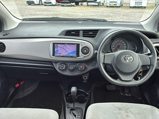 TOYOTA VITZ 2013
