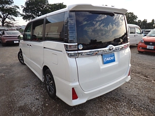 TOYOTA VOXY 2020