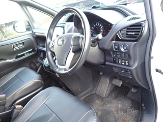 TOYOTA VOXY 2020