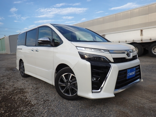 TOYOTA VOXY 2020