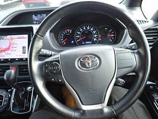 TOYOTA VOXY 2020