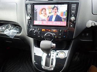 NISSAN SERENA 2013