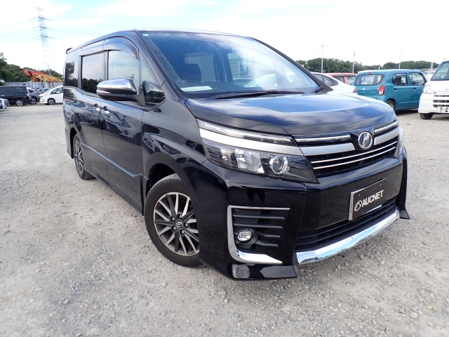 TOYOTA VOXY 2016