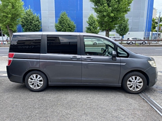 HONDA STEP WAGON 2011