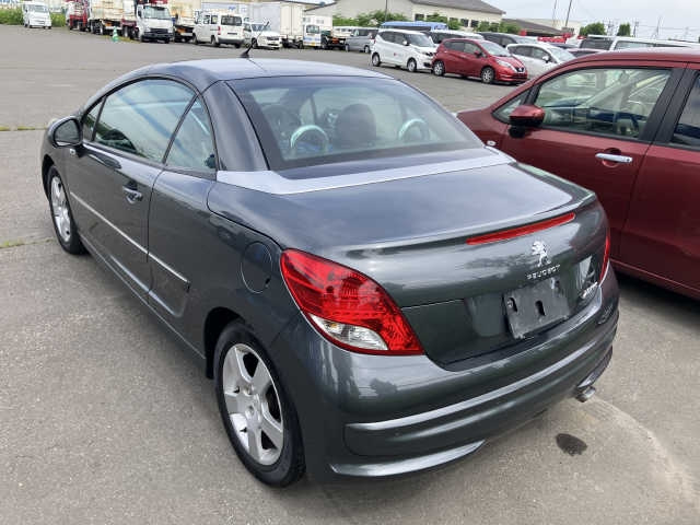 PEUGEOT 207 2012