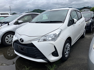 TOYOTA VITZ 2017